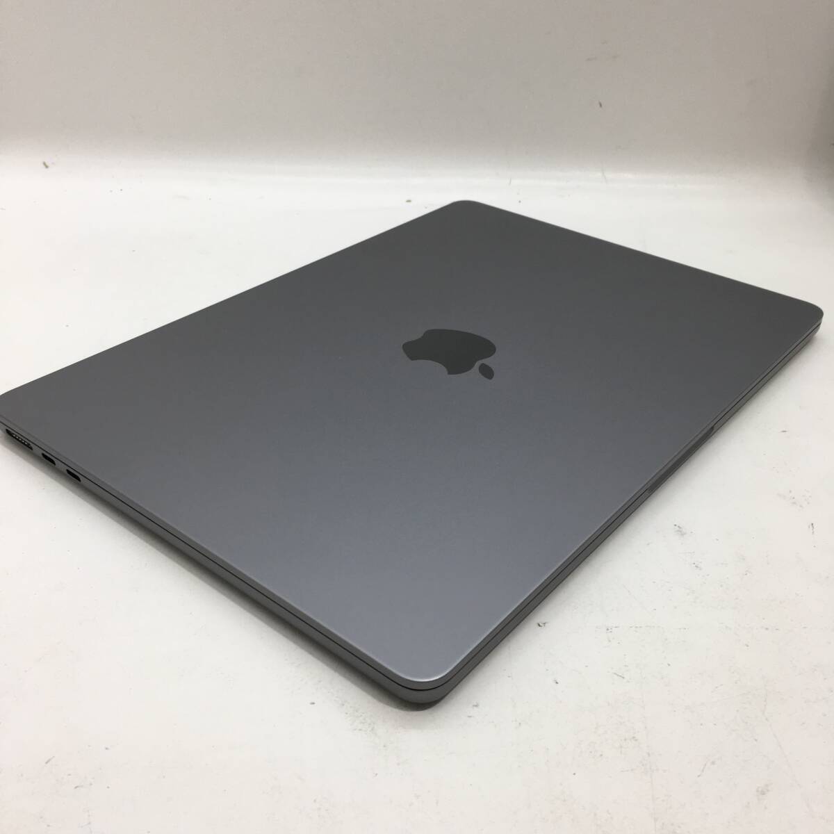 【1円～】Apple MacBock Air マックブックエア Apple M2チップ搭載 13インチ Model No.A2681 ノートパソコン【中古品】_画像8