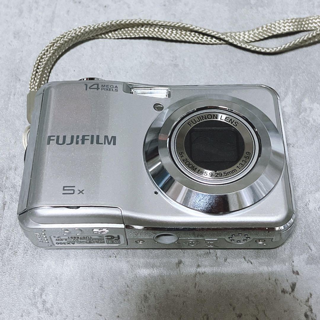 【希少】フジフィルム デジカメ FINEPIX AX300 乾電池 FUJIFILM 単三 コンパクト デジタルカメラ コンデジ_画像2