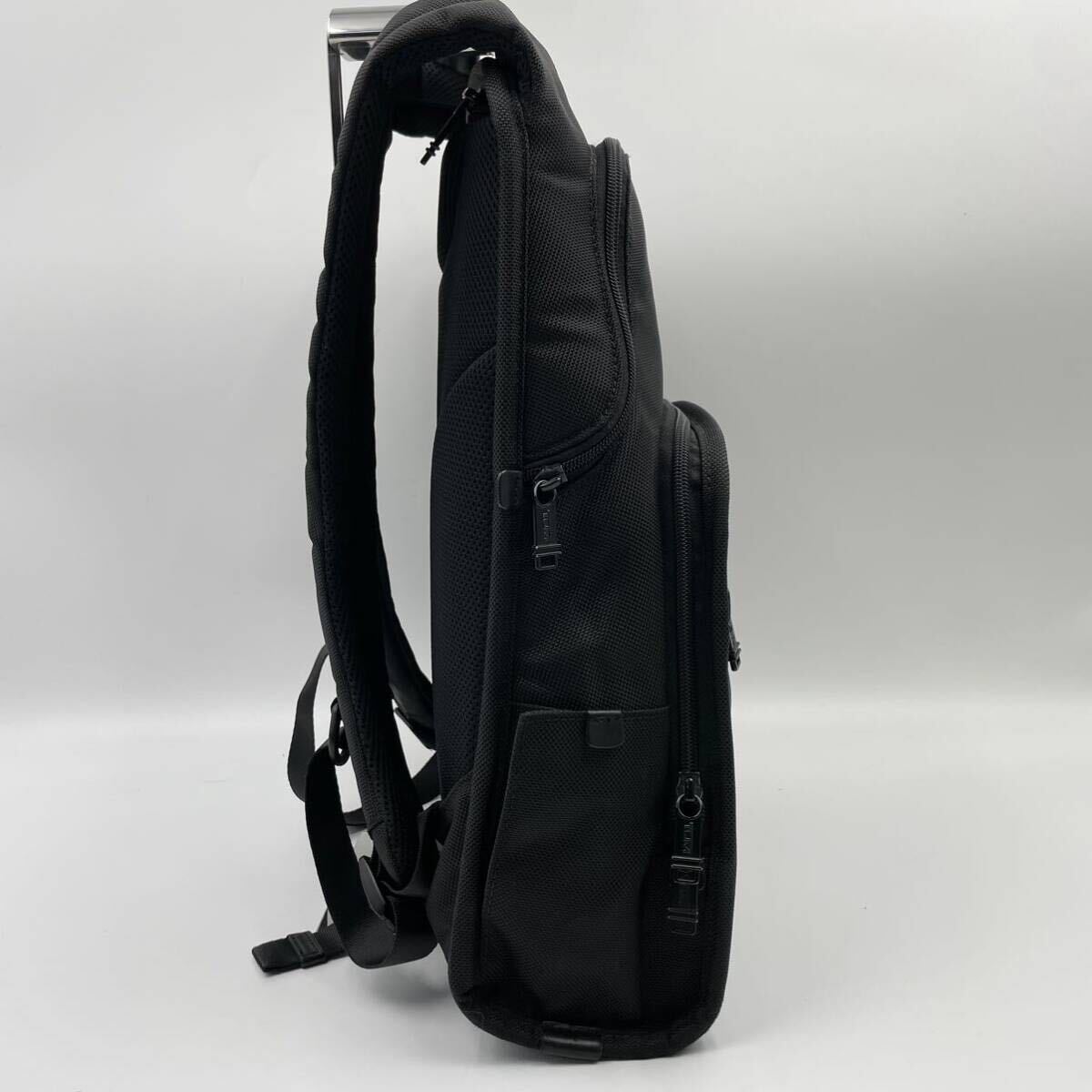 1円【美品・入手困難】TUMI トゥミ リュックサック バックパック 26172DH スリムラップトップブリーフ キャンバス レザー ブラック メンズ _画像4