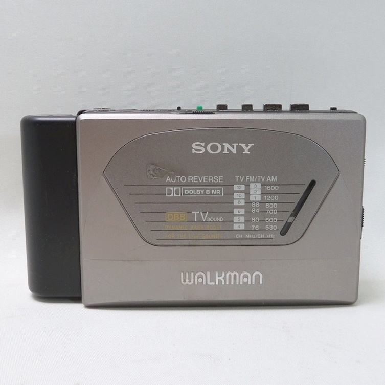 ＠SONY ソニー WM-F180 カセットプレーヤー ウォークマン WALKMAN ジャンク品 TV FM/ TV AM 昭和家電 音楽再生プレーヤー の画像1