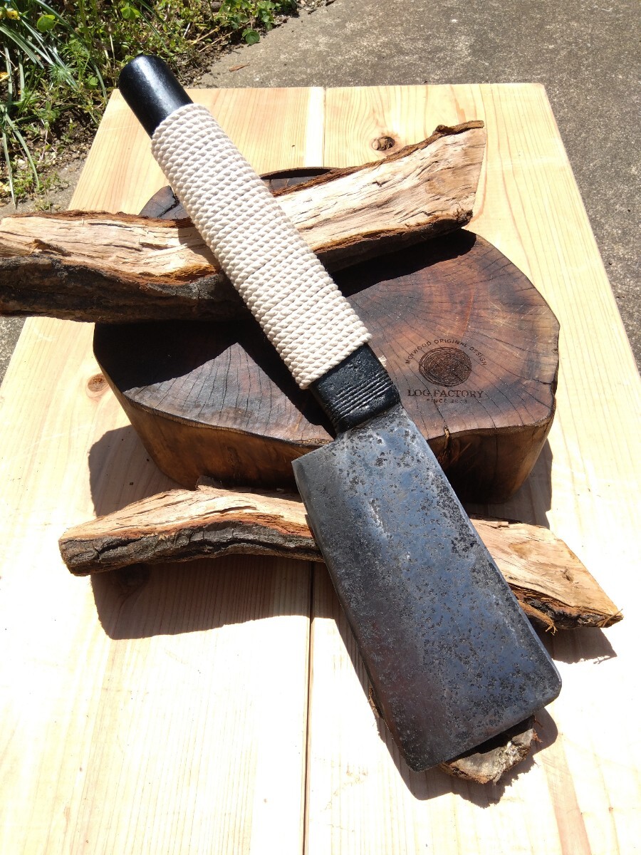 [ iron .] all steel hatchet nata hatchet old hatchet old iron both blade small of the back hatchet branch strike . firewood tenth mountain . camp outdoor old tool old .. retro antique 