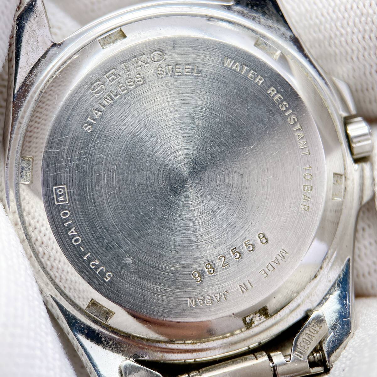 【稼働品】セイコー SEIKO KINETIC AUTO RELAY メンズ 腕時計 オートマティック AT 自動巻き 3針 ローマン 黒字 ジャンク 5J21-0A10 動作の画像6