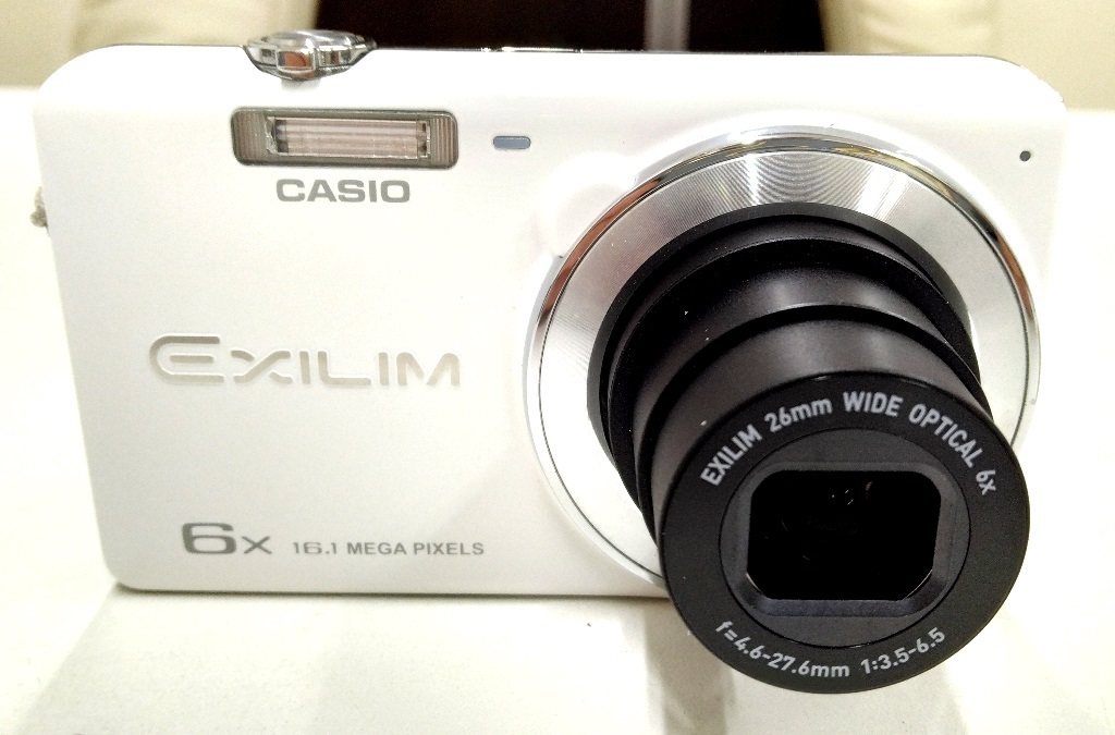 ★【美品】CASIO カシオ EXILM デジタルカメラ EX-Z780 ホワイト《動作確認済》※互換USB充電器、バッテリー付 中古※税込価格★の画像2