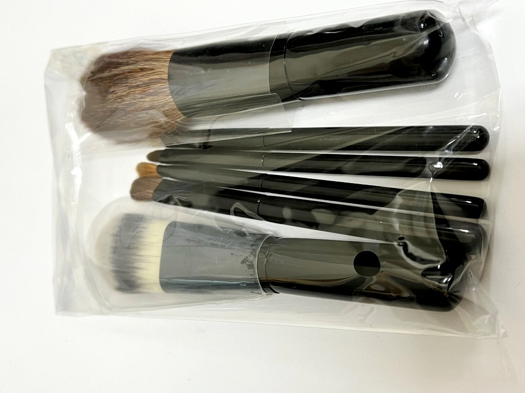 *[ unused ]CHANEL/ Chanel re Mini du Chanel 2010 limited goods 6ps.@. Mini brush set { pouch attaching }*