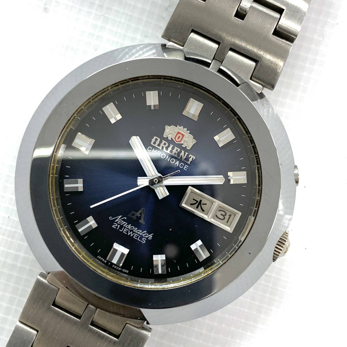 T04/168 ORIENT CHRONOACE オリエント クロノエース ノンスクラッチ 21石 時計 アナログ 腕時計 デイデイト EM2W-C0 純正ブレスの画像1