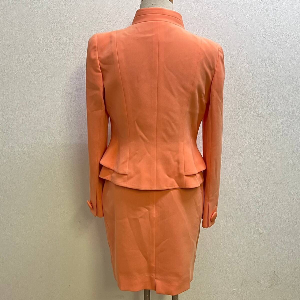 BCg051ハ 80 VELLA/ベラ 銀座マギー スカート スーツ サイズ38 オレンジ ピンク系 ジャケット セットアップ レディース 352-2313 服 洋服の画像2