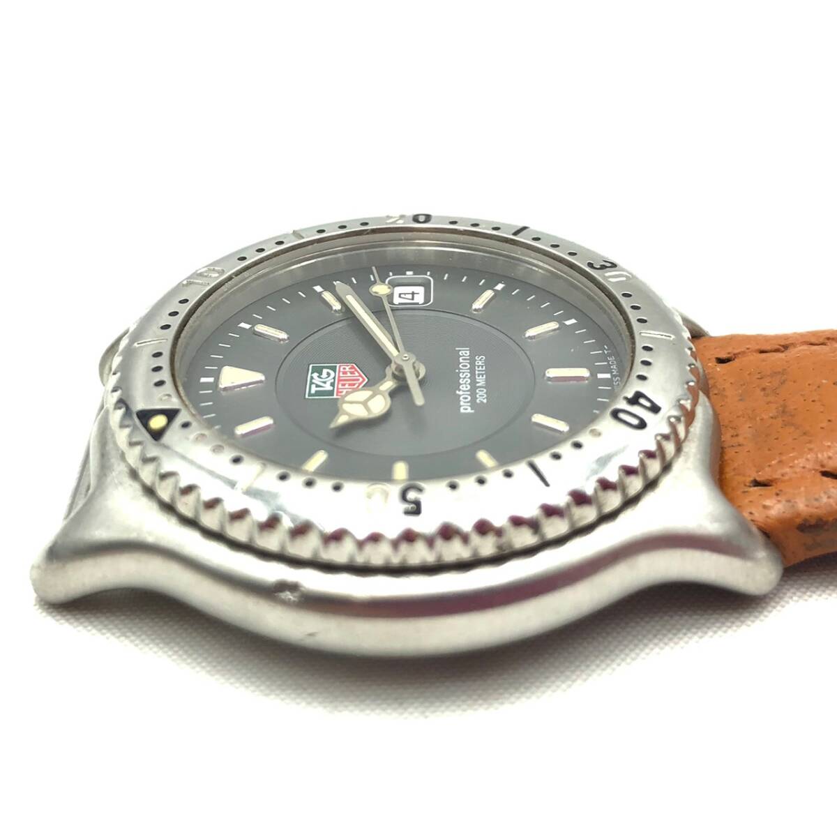 BDm047I 60 TAG HEUER Professional W1 1211 200M タグホイヤー プロフェッショナル デイト クオーツ 腕時計 メンズ ブラックの画像6