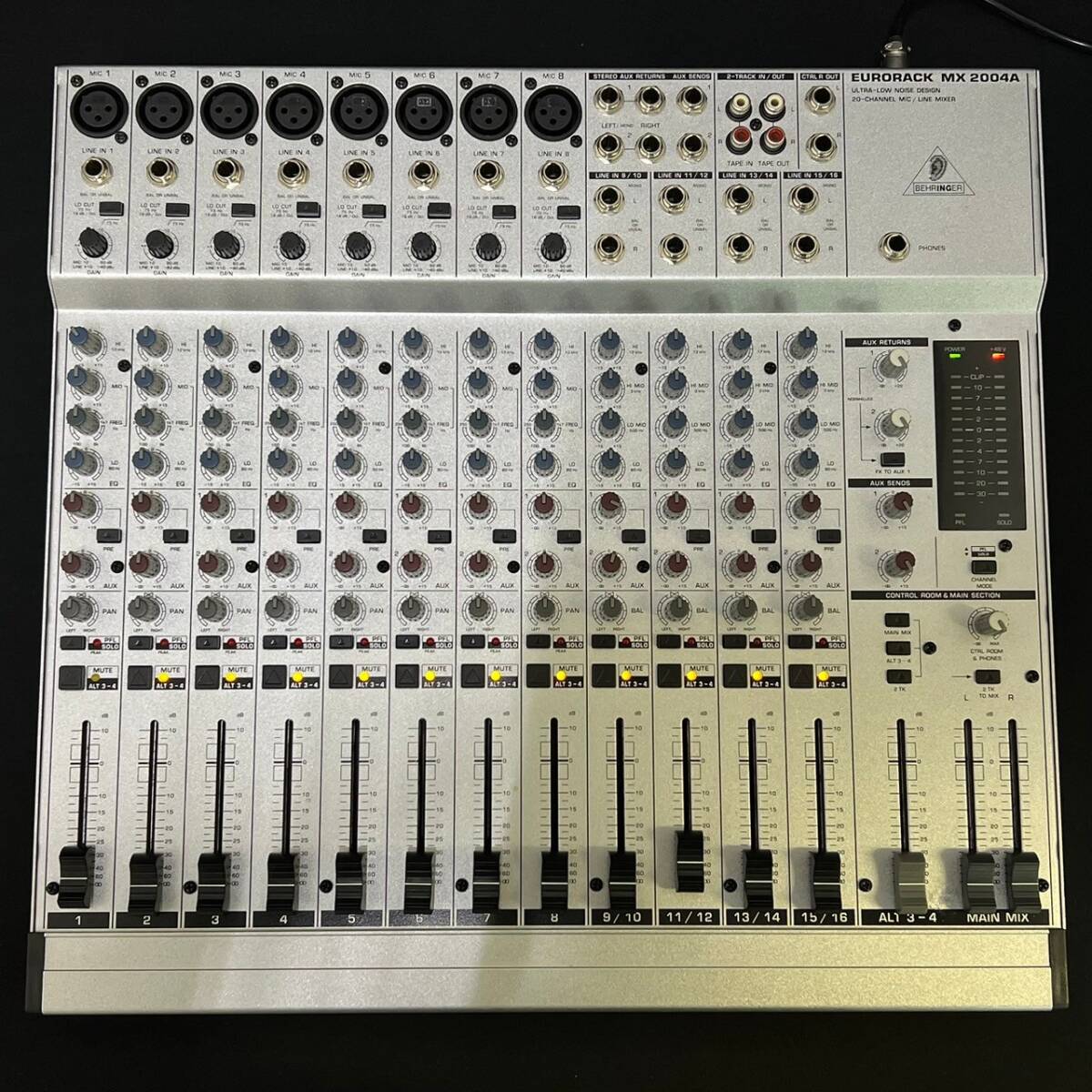 BDg140I 120 箱付き BEHRINGER EURORACK MX2004A ベリンガー ユーロラック ミキサー 説明書 ラックマウントホルダー ACアダプターの画像2