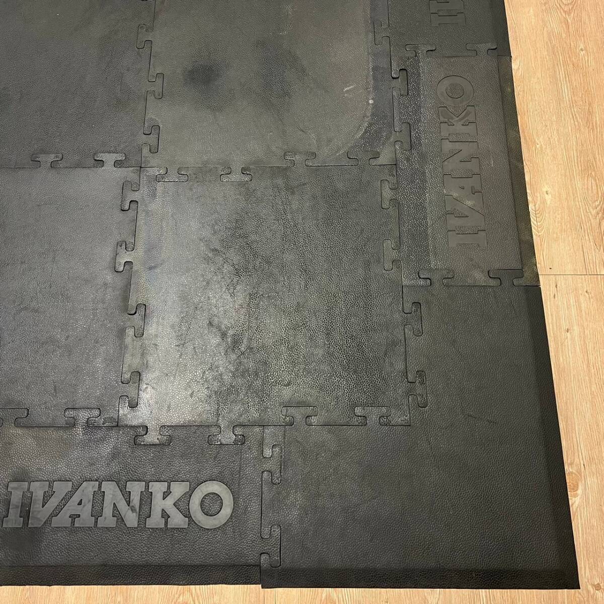 ④ IVANKO/イヴァンコ ラバーマット 16枚セット 約183x244cm インターロック式 筋トレ トレーニング 下敷き ジム フィットネス 店舗 業務用の画像5