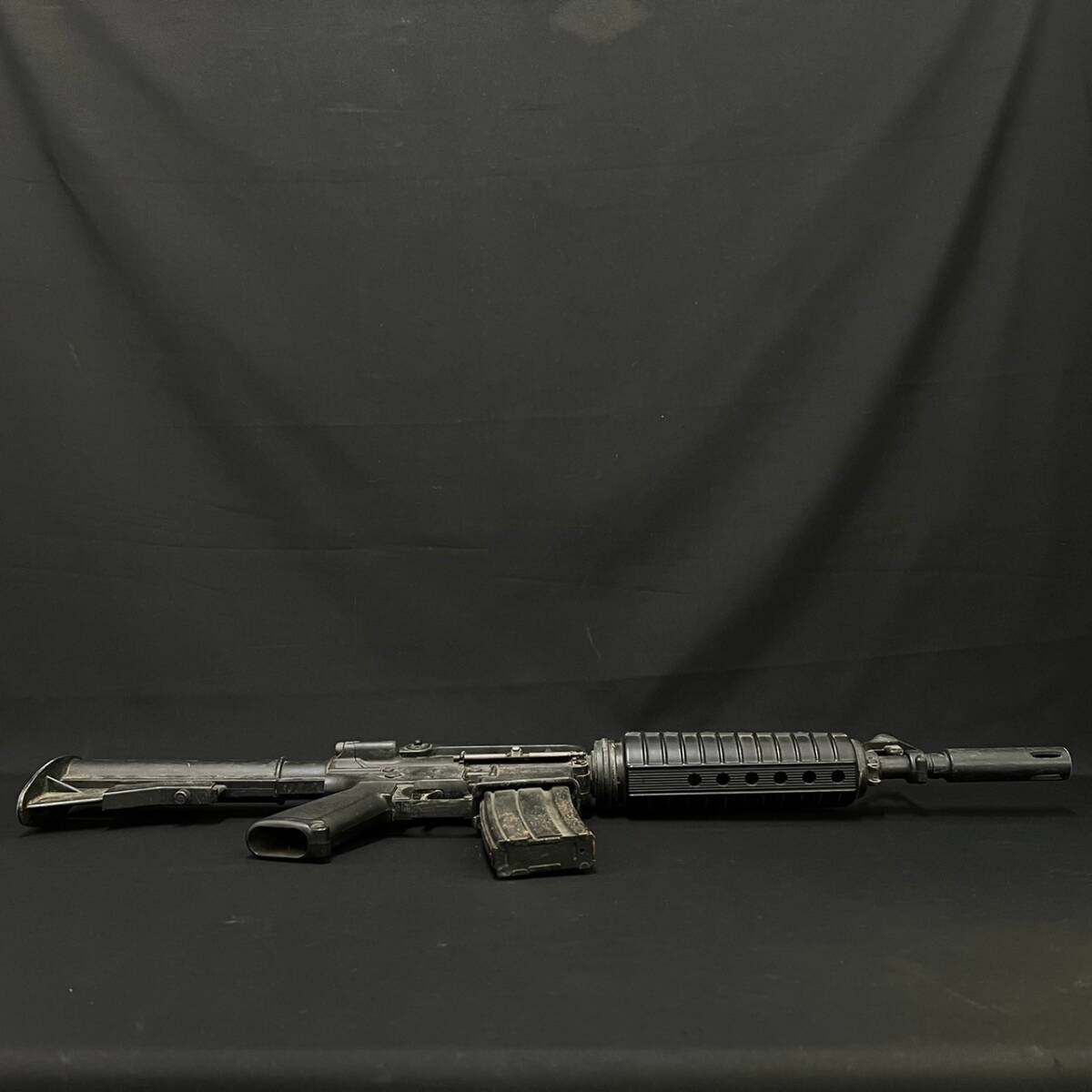 BDg198I 120 MGC 金属製モデルガン M16 アサルトライフル SMG刻印 トイガン ミリタリーグッズ レトロの画像3