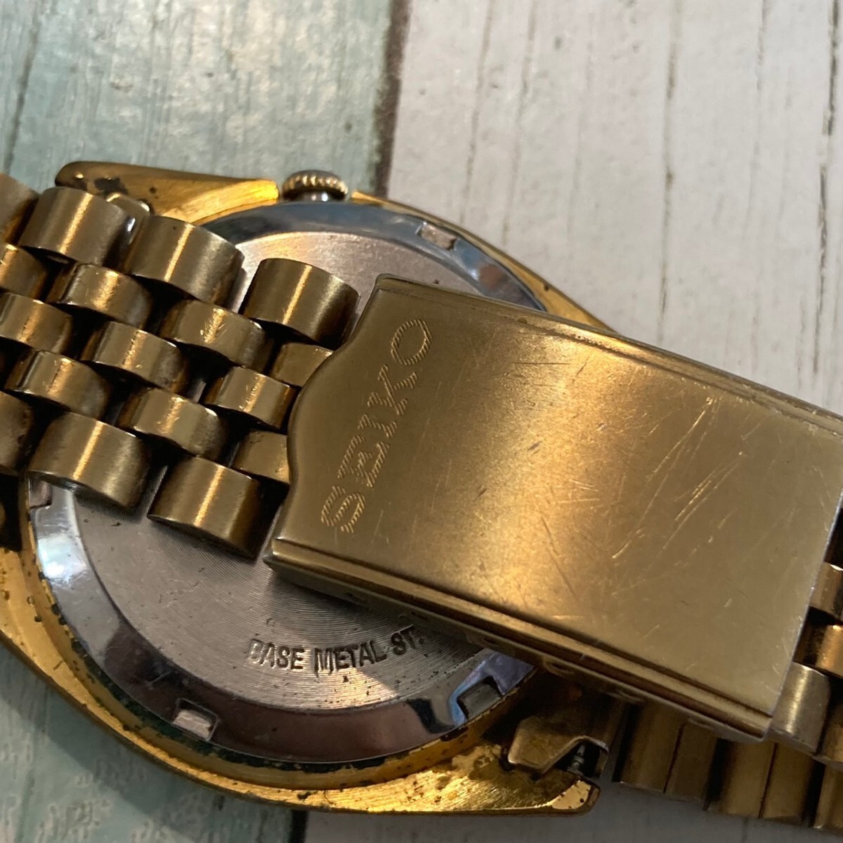 ◆稼働品◆人気◆ SEIKO/セイコー 5ファイブ 7009-3110 ゴールド文字盤 ゴールドカラー 自動巻き SS メンズ腕時計
