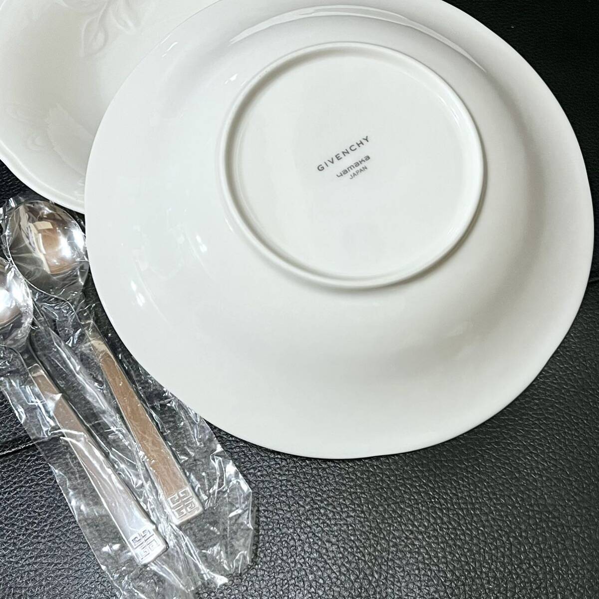 yamaka ジバンシー GIVENCHY★ スプーン付 ペア パスタ カレー皿セット★ 未使用品 ★ 食器 プレート エンボス花柄の画像8