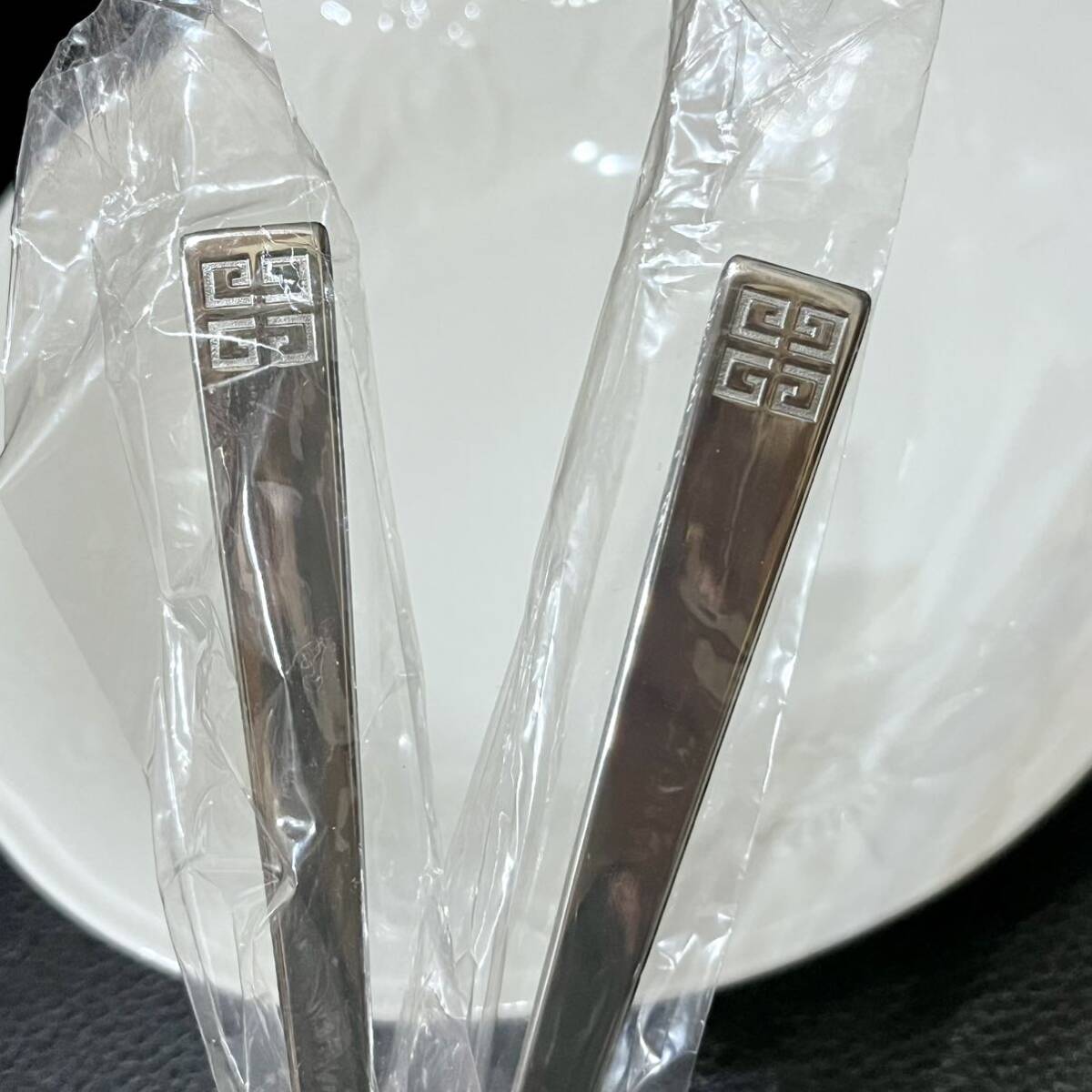 yamaka ジバンシー GIVENCHY★ スプーン付 ペア パスタ カレー皿セット★ 未使用品 ★ 食器 プレート エンボス花柄の画像6