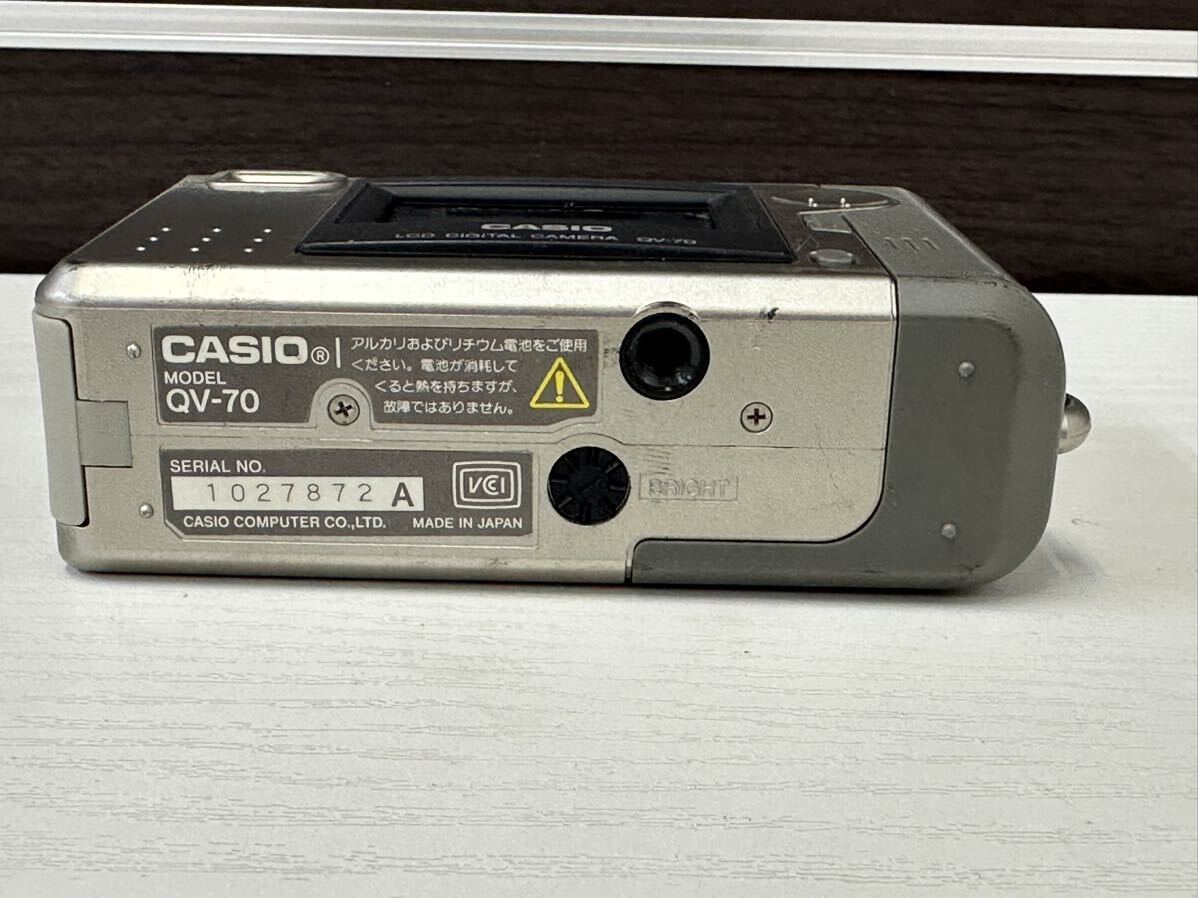 CASIO カシオ LCD DIGITAL CAMERA QV-70 コンパクトデジタルカメラ シルバー 動作未確認 電池なし ジャンク_画像5