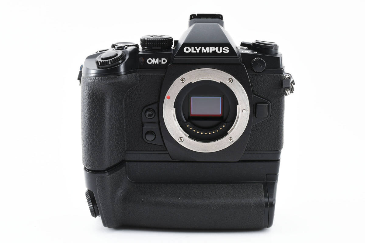 【美品】 オリンパス OLYMPUS OM-D E-M1 ミラーレス一眼 ボディ ブラック HLD7付き 【動作確認済み】 #5570_画像3