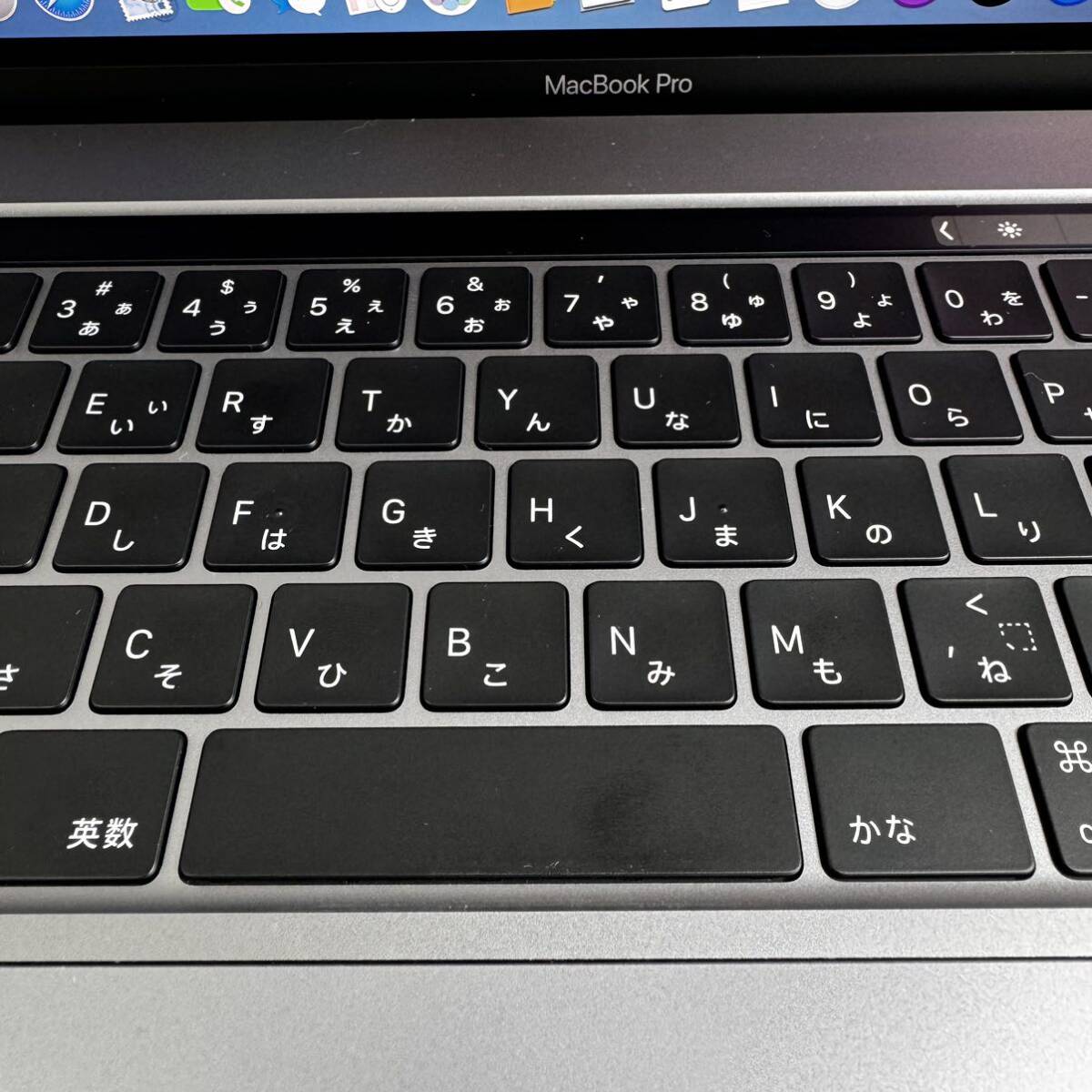 美品 Apple MacBook Pro 16-inch 2019 2.3GHz 8コア Intel Core i9 メモリ16GB ストレージ 1TB A2141 の画像6