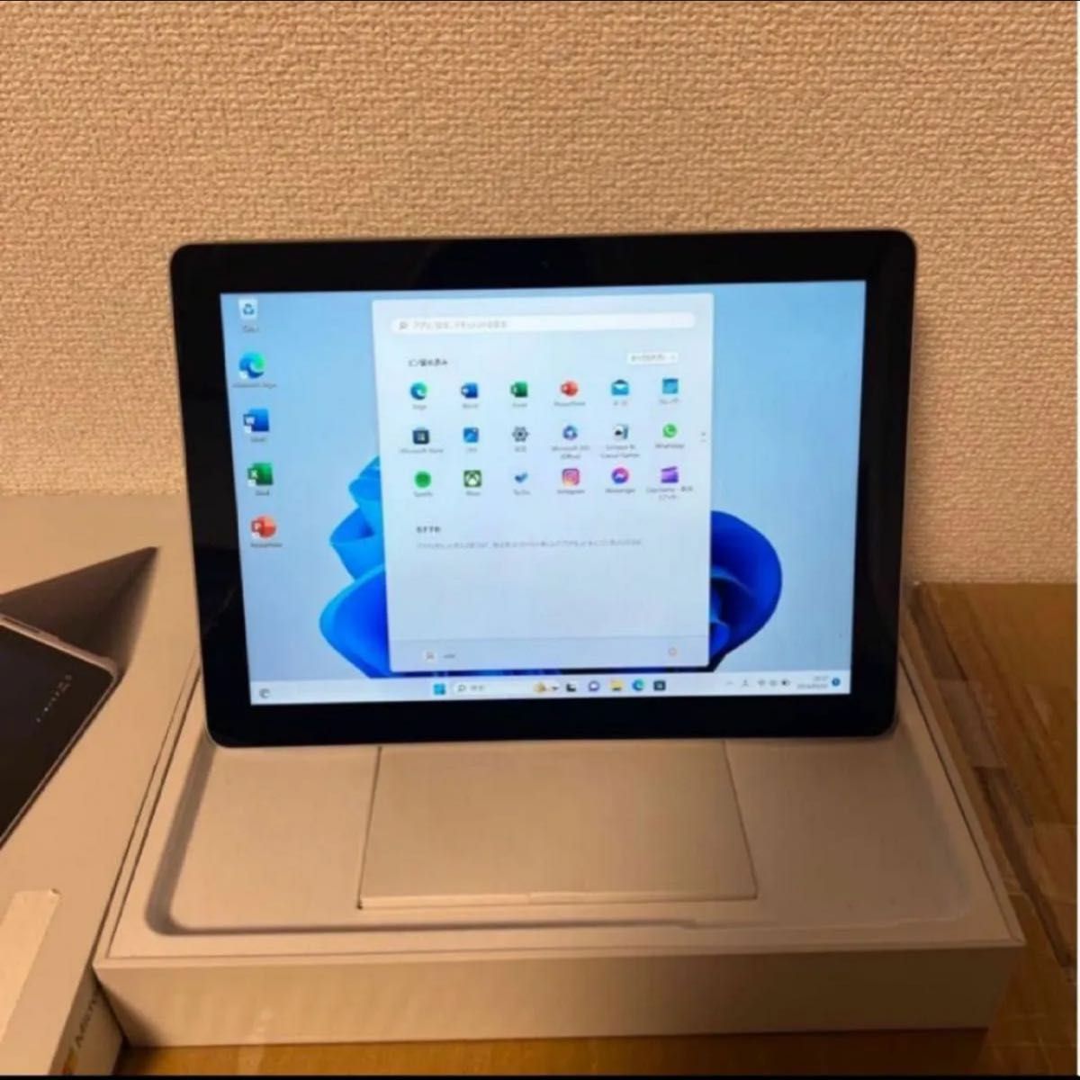 Microsoft Surface Go / Model:1824 CPU: Pentium 4415Y/ メモリー8GB