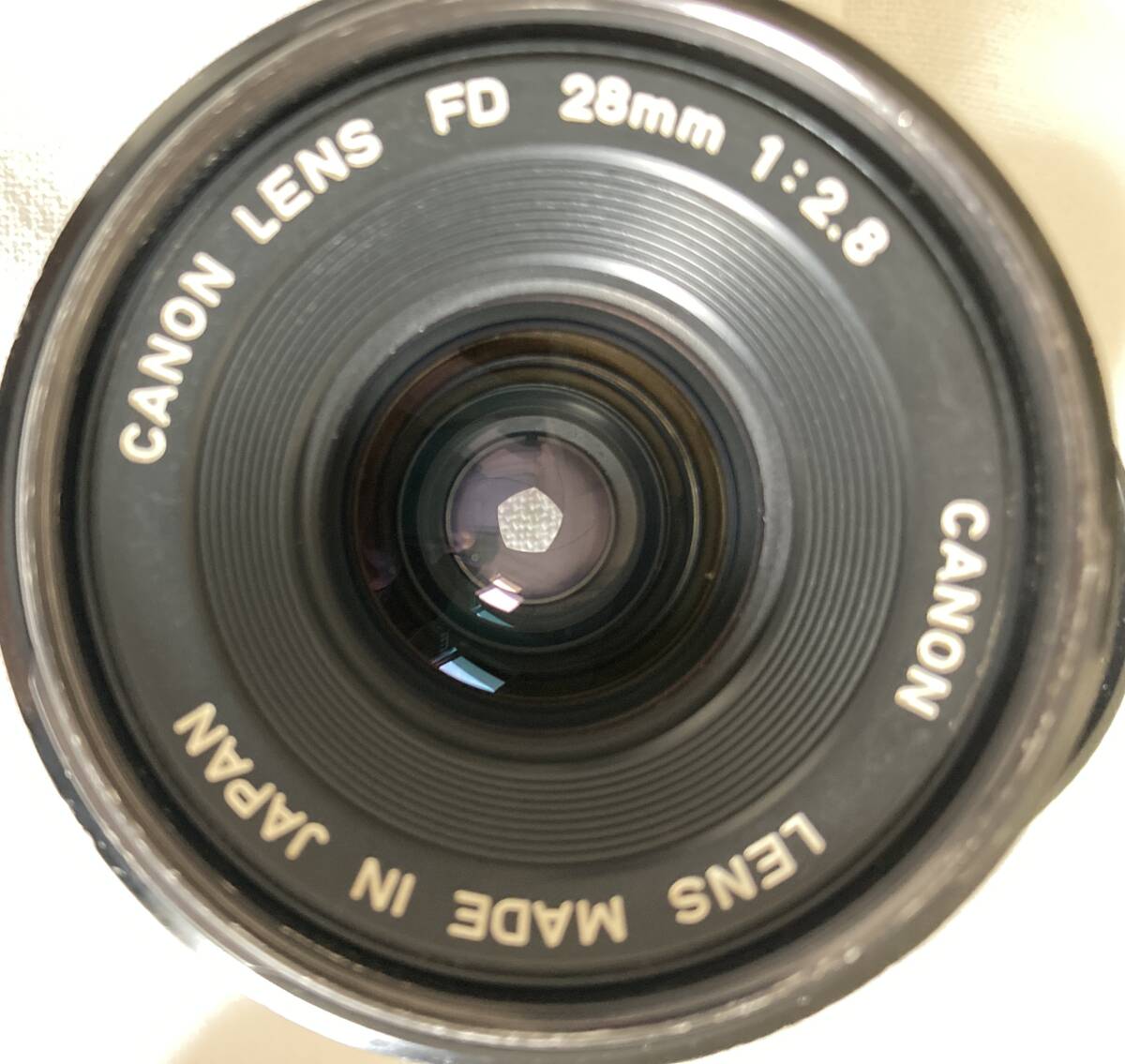 ◆極美品◆ キャノン CANON NEW FD 28mm F2.8 MF 広角 単焦点 レンズ フィルムカメラ_画像2