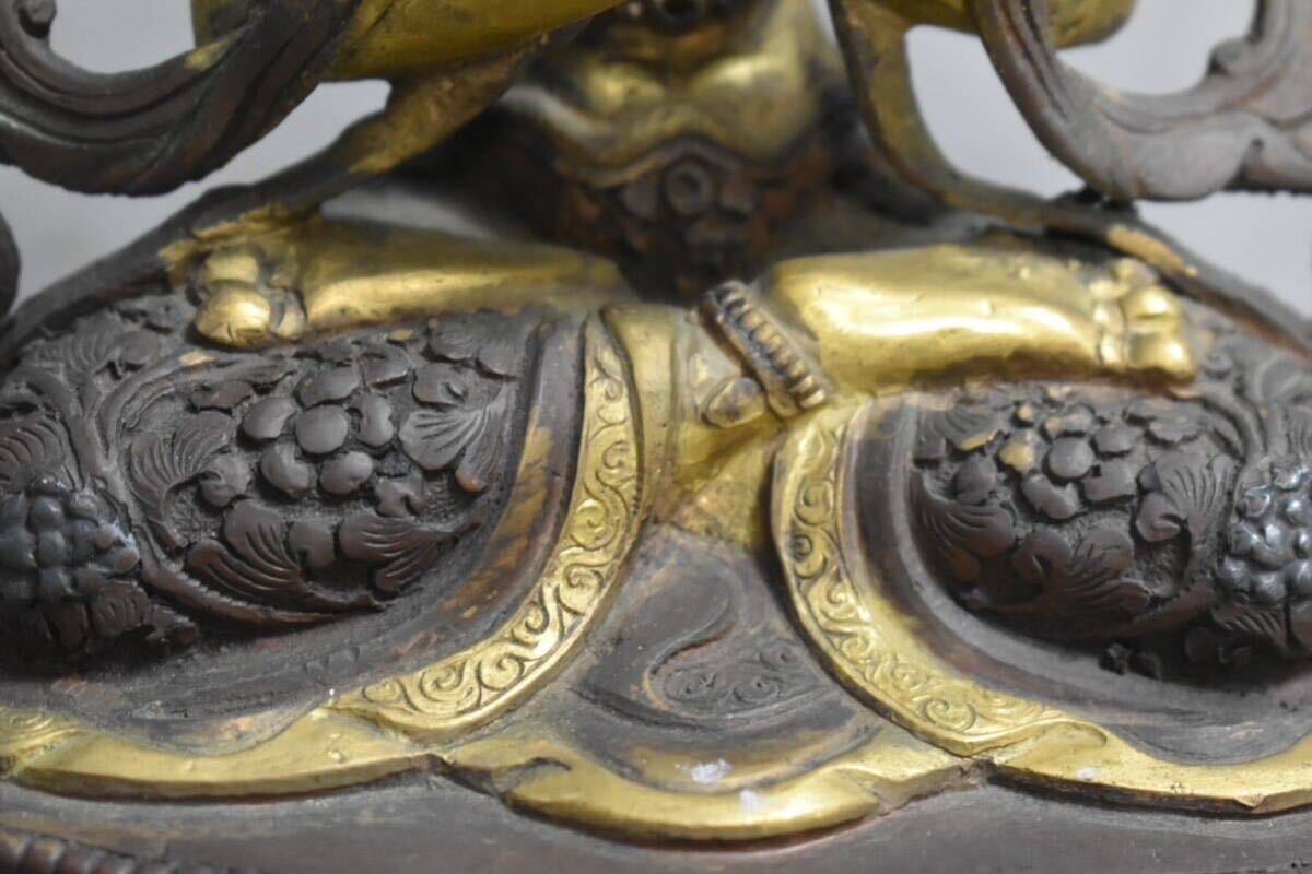 【英】A1024 時代 銅チベット仏 仏教美術 銅製 銅器 仏像 佛 置物 骨董品 美術品 古美術 時代品 古玩_画像8