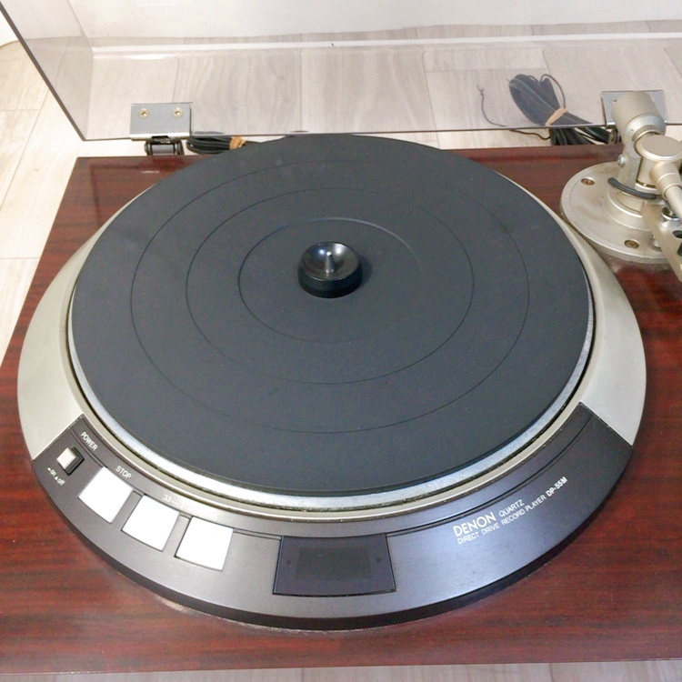 中古品 アナログレコードプレーヤー dp-55m DENON デノン クオーツロック ダイレクトドライブ 高性能 ターンテーブル