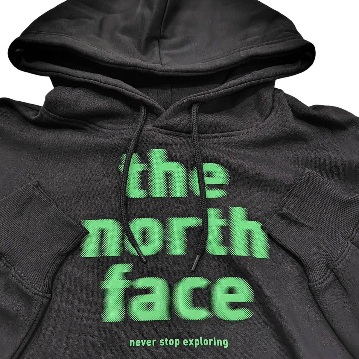 新品★未使用　海外限定商品 ノースフェイス ホログラムタグ パーカー Sネオン  THE NORTH FACE ブラック　黒