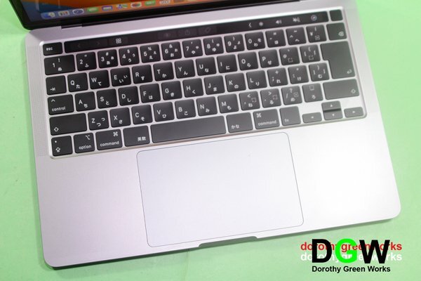 極上美品5! 2020 MWP52J/A MacBook Pro 13.3” Retina Core i7 Quad-Core 2.3GHz 16GB SSD1TB SpaceGray OS13.6.6 Venturaの画像2