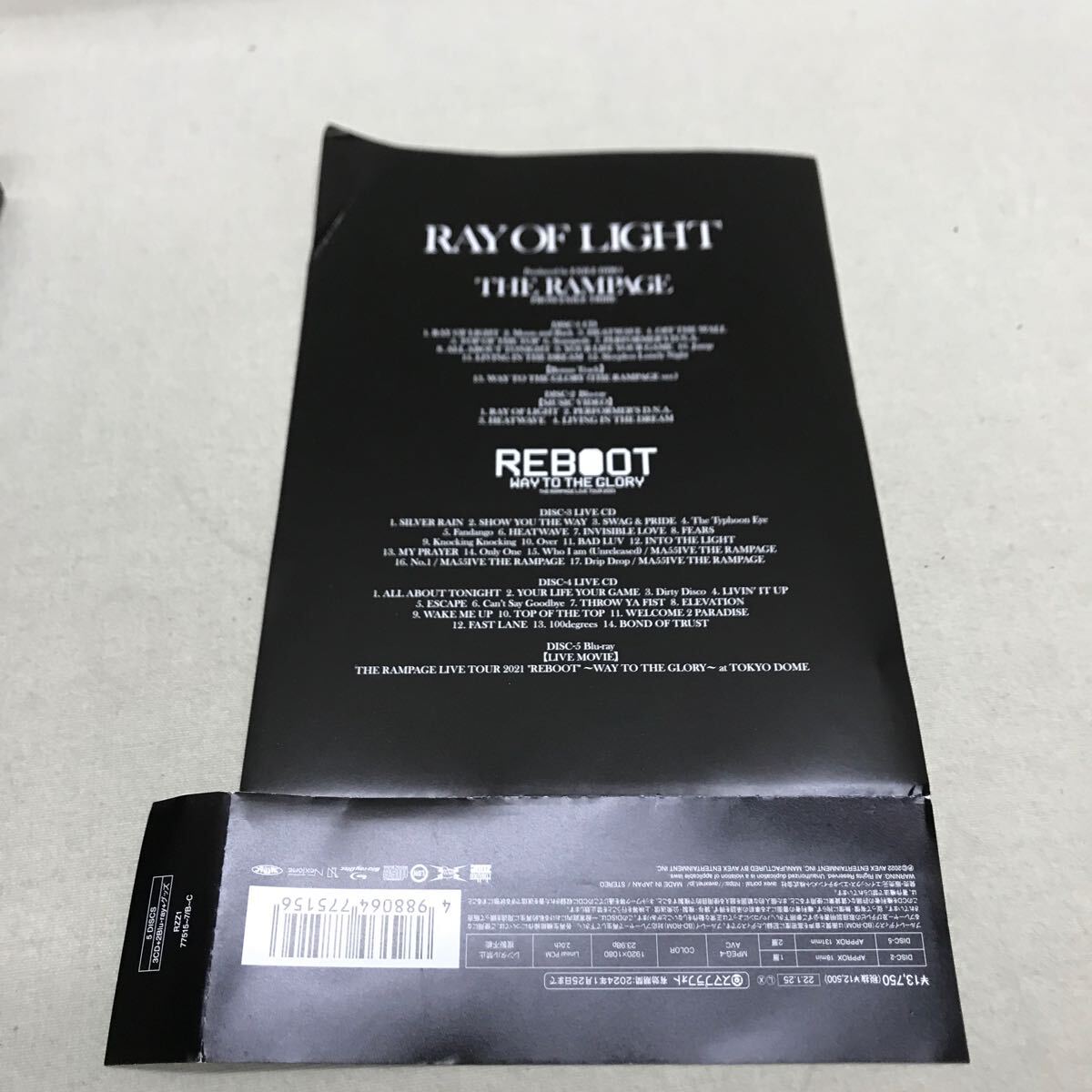 【3S33-063】送料無料 THE RAMPAGE from EXILE TRIBE 3CD + 2Blu-ray RAY OF LIGHT 初回版 スリーブケース付属_画像4