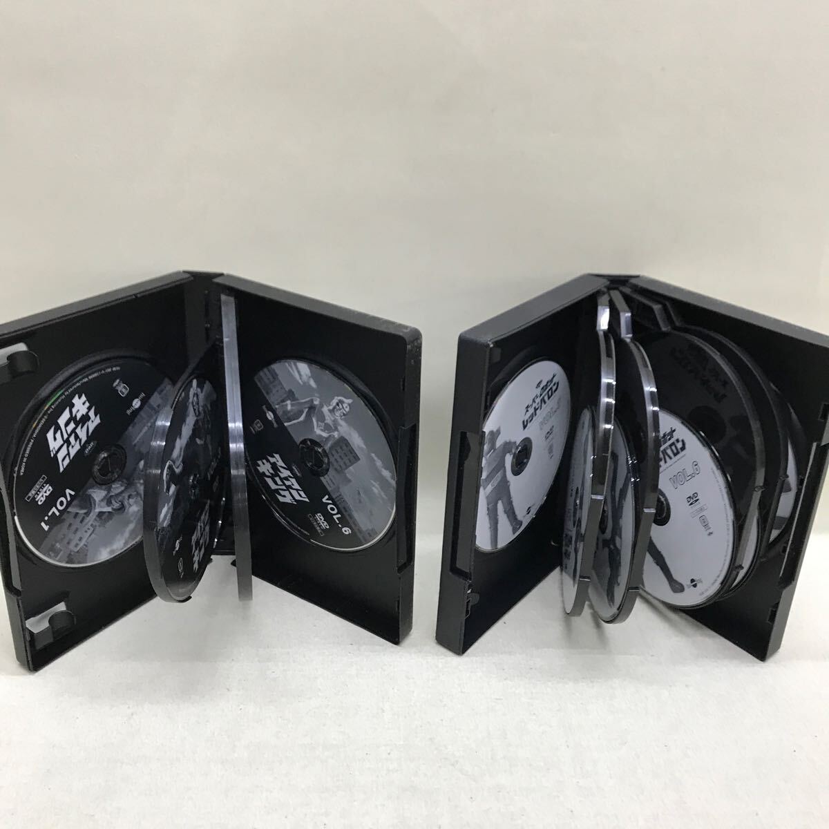 【3S01-167】送料無料 特撮DVD-BOX 4巻セット シルバー仮面 アイアンキング レッドバロン 特撮MEMORIALの画像7