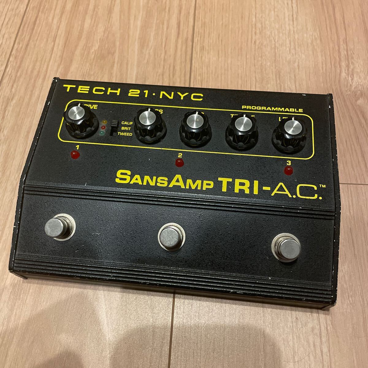新しい季節 TECH21 SANSAMP SANSAMP TRI AC ギター サンズアンプ 