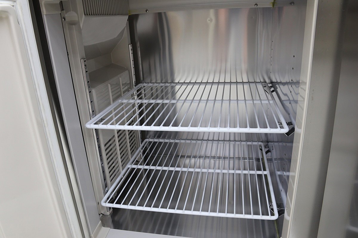 超美品！18年製 ホシザキ星崎 3ドア 台下冷凍冷蔵庫 フリーザー コールドテーブル 1800×600 RFT-180SNG 厨房店舗業務用_画像5