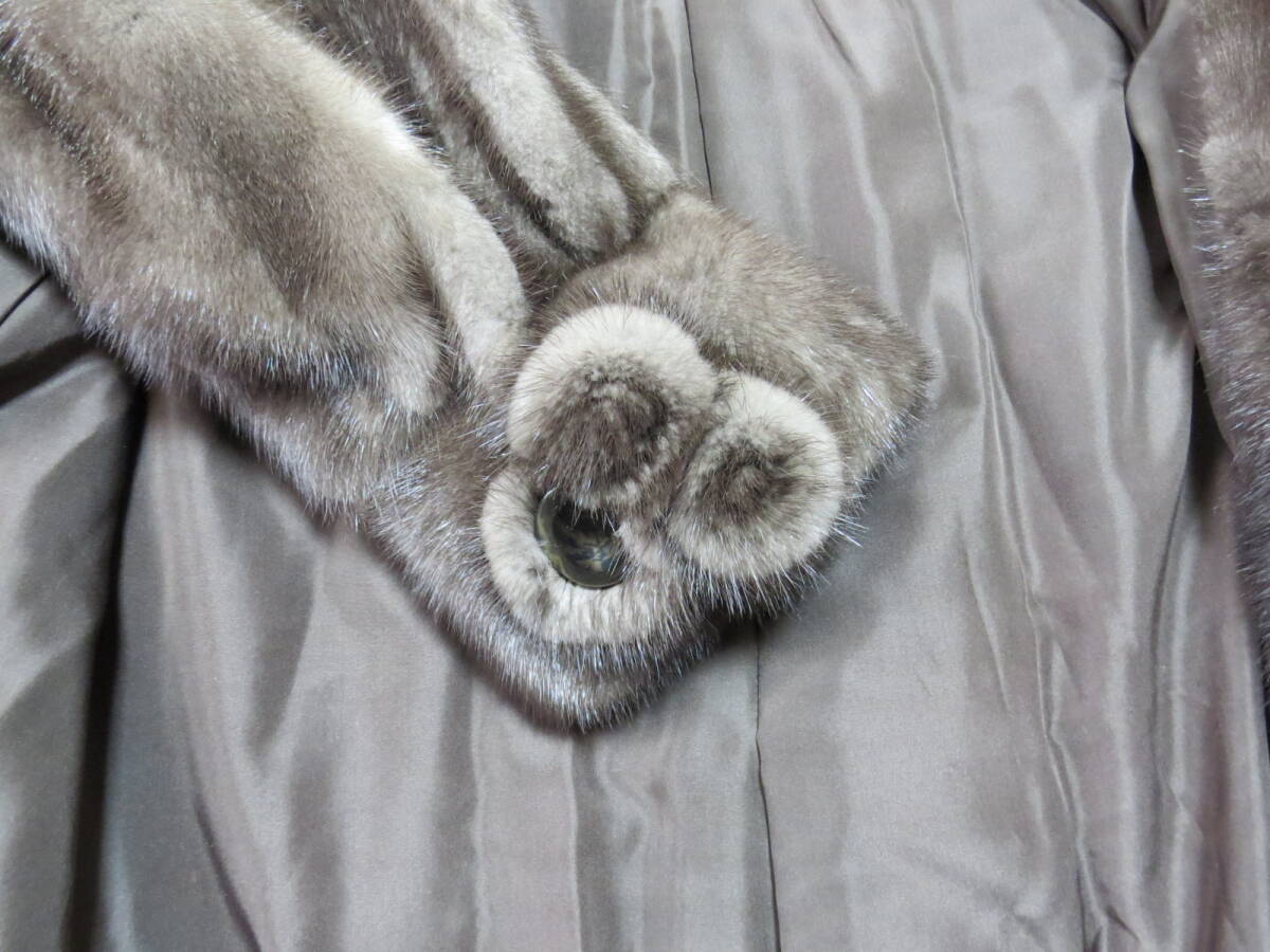 【ＡＭＥＲＩＣＡＮ ＦＵＲ ＡＷＡＲＤＳ】グレー系 最高級ミンク毛皮 ロングコート ＳＡＦＵＲＯＮフック サイズ不明の画像8