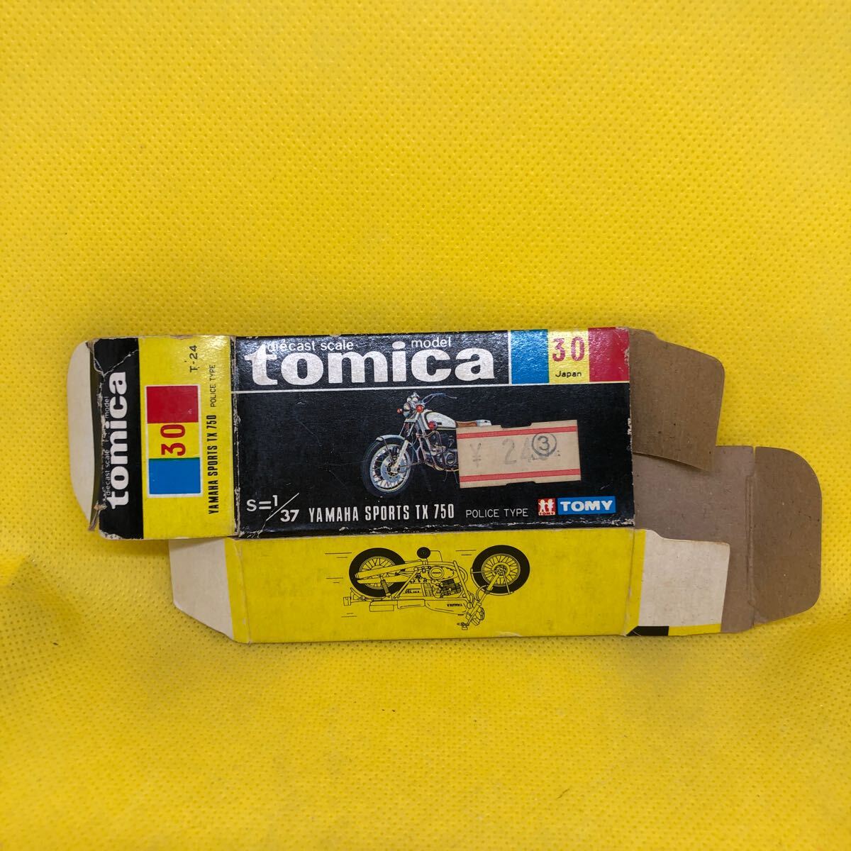 トミカ 日本製 黒箱 空箱 30 ヤマハ スポーツ TX750 白バイ 当時物 絶版の画像1