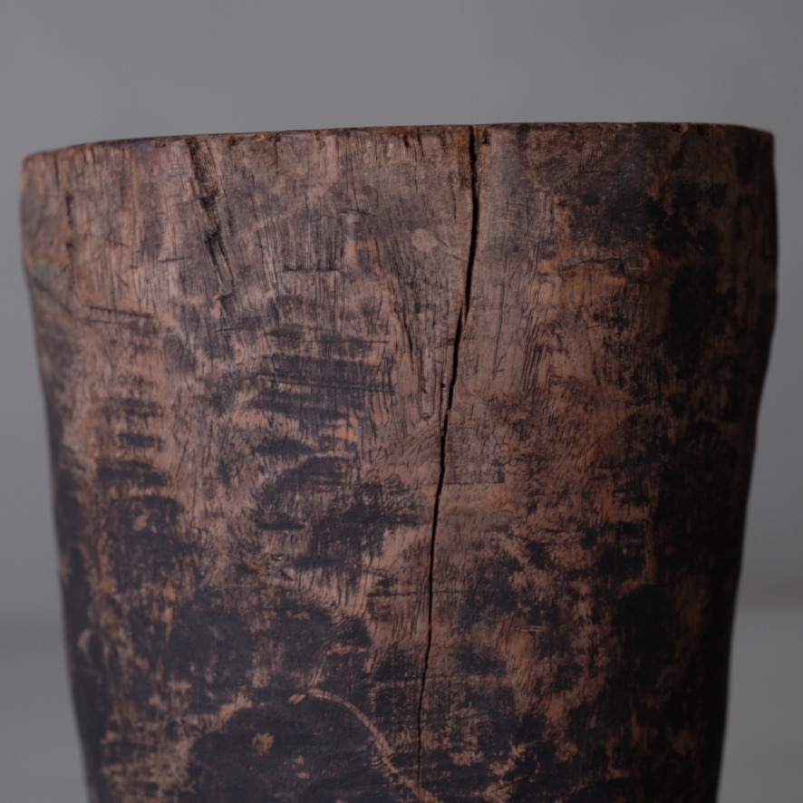 03039 アフリカ 古いすり鉢 / 木鉢 臼 オブジェ アート プリミティブ アンティークの画像6