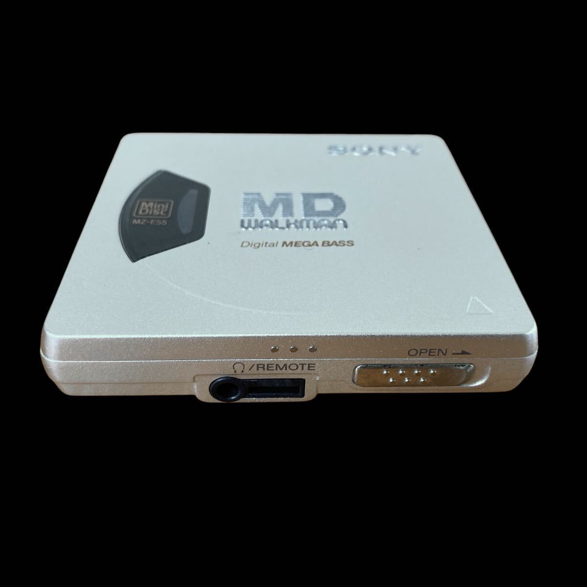 ★SONY MDウォークマン MZ-E55 ポータブルMDプレーヤー 動作確認済み イヤホン 電池パック付き