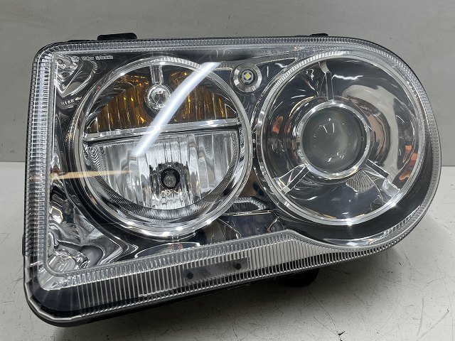 # Chrysler 300C 3.5 LX 08 year LX35 left head light HID/ xenon projector 04806167AI ( stock No:517672) (7552) *