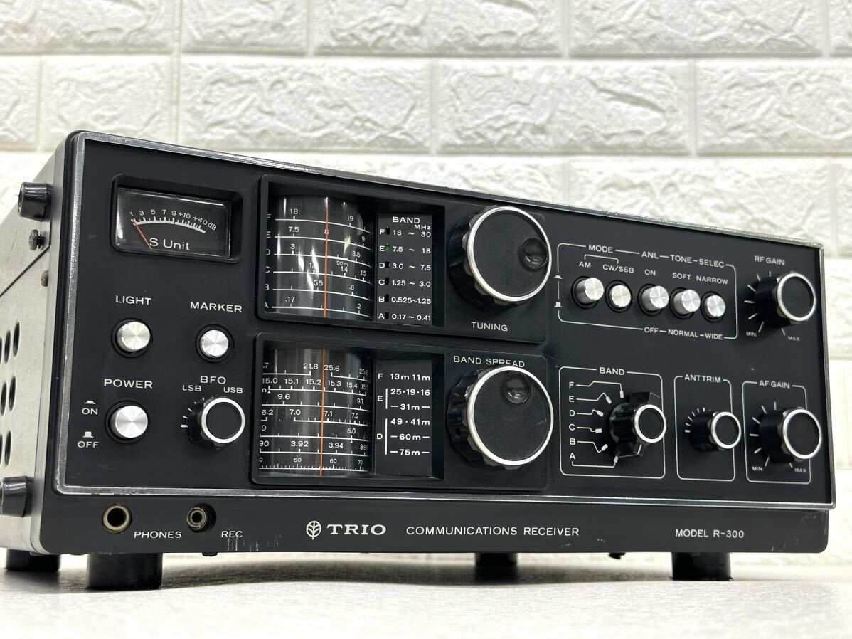 A760◇ TRIO COMMUNICATIONS RECEIVER Model R-300 トリオ 通信型受信機 ラジオ アマチュア無線 動作未確認【ジャンク】_画像1