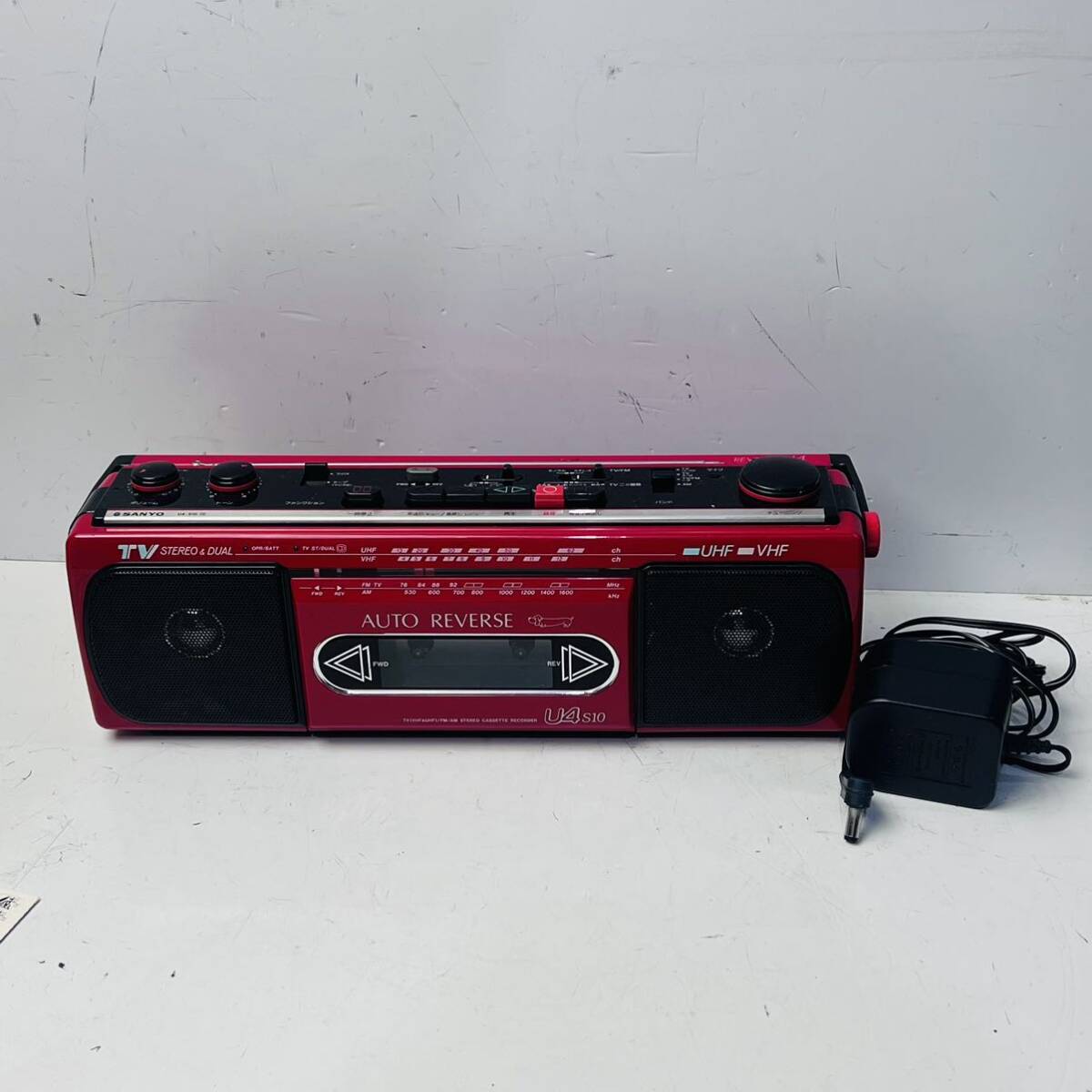 SANYO ラジカセ U4-S10 赤色 レッド サンヨー FM AM ラジオ 昭和レトロ の画像1
