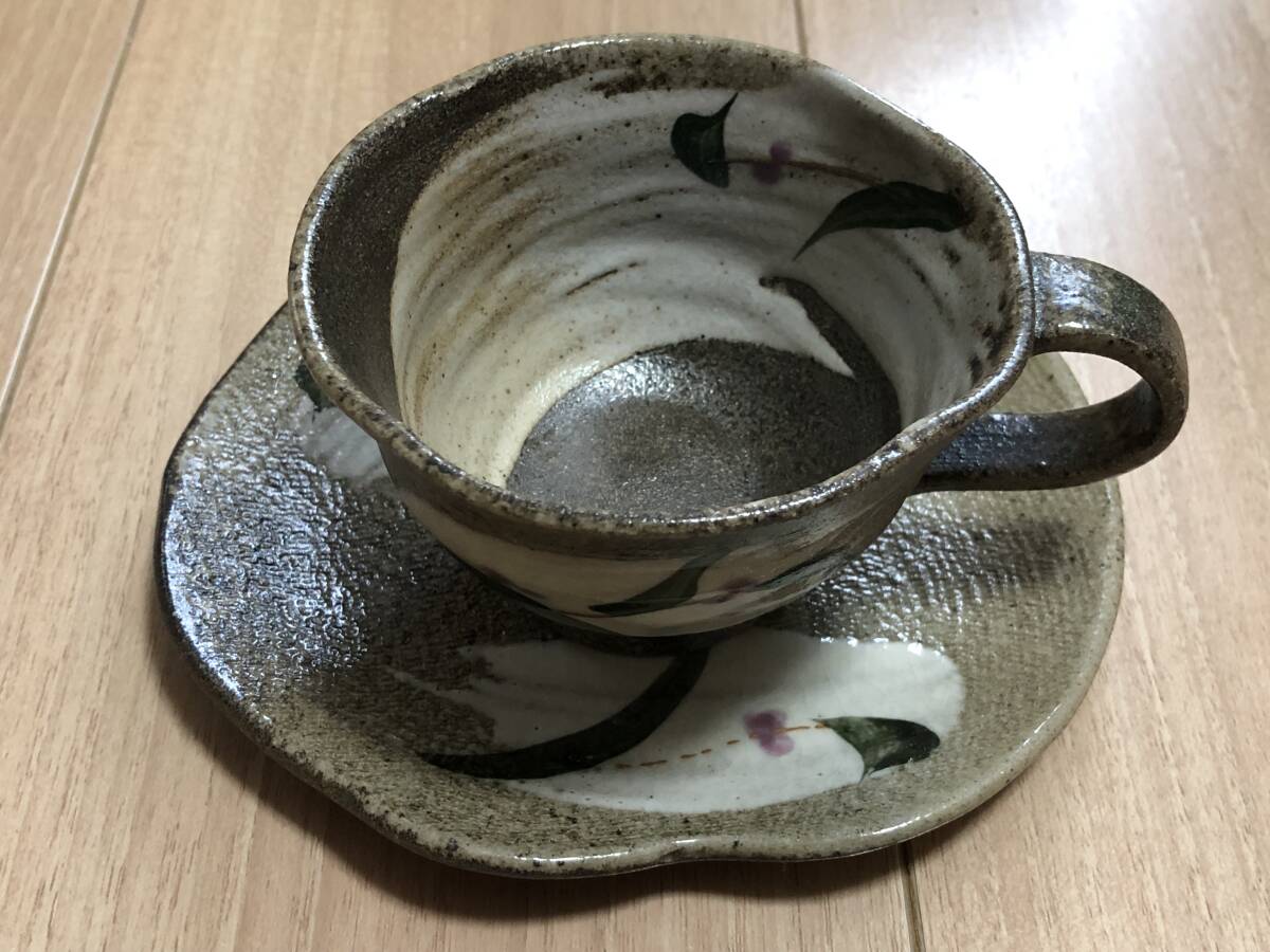 【食器】笠間焼 カップ＆ソーサーセット コーヒーカップティーカップ ツユクサ？／和食器陶器焼き物こげ茶色マグカップ紅茶の画像2