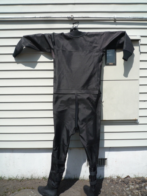 World Dive社製 ワールトダイブ シェルドライスーツ斜めファスナー 小用ファスナー付き 3回使用の画像2