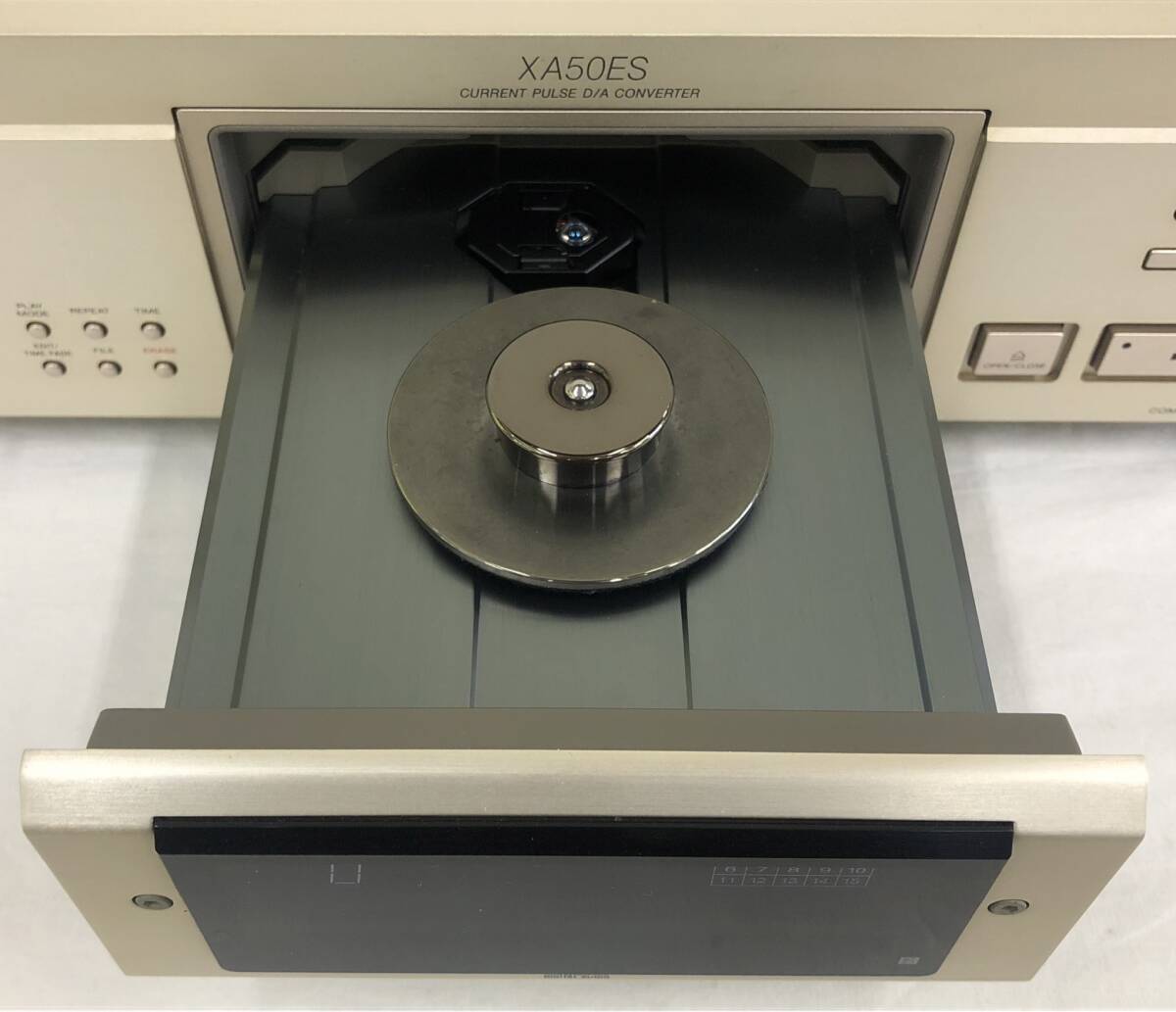 LA020564(044)-318/MK25000【名古屋】SONY ソニー MODEL CDP-XA50ES COMPACT DISC PLAYERの画像3