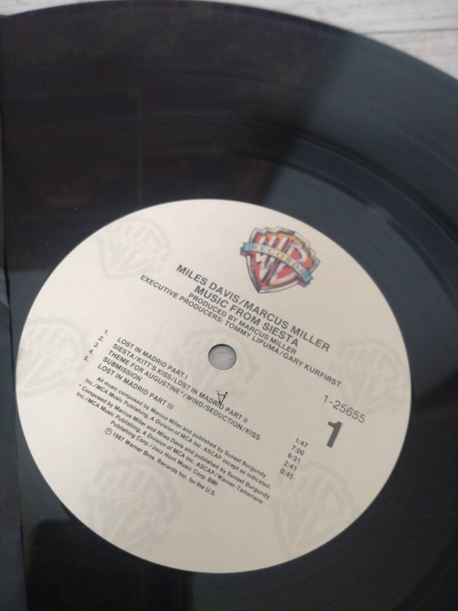 【シュリンク付きUS盤LPレコード】Miles Davis / Marcus Miller/ Music From Siesta/ Warner/ 9 25655-1/晩年のマイルス_画像4
