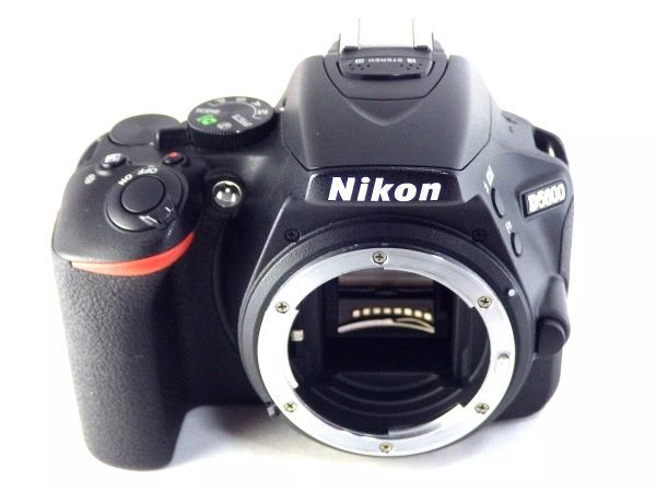 送料無料! Nikon D5600 ボディ + AF-P 18-55mm f3.5-5.6G レンズ セット 箱入 シャッター3,358回 完動 美品 ニコン 一眼レフ カメラ Camera