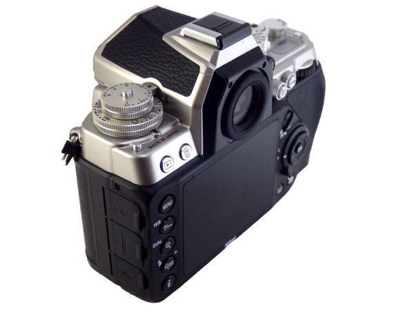 送料無料! Nikon Df シルバー ボディ シャッター11,440回 完動 美品 レンズ セット Nikkor AF-S 50mm f1.8G ニコン 一眼レフ カメラ Camera_画像6