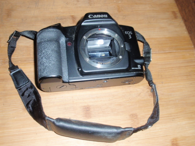 キャノン　フイルムカメラ　EOS 3　ボディ　並上　現状　_画像1