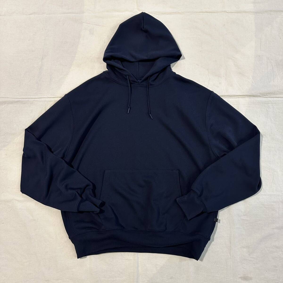 24SS 新品 DAIWA PIER39 ダイワ ピア39 TECH SWEAT HOODIE スウェットパーカー NAVY M_画像1