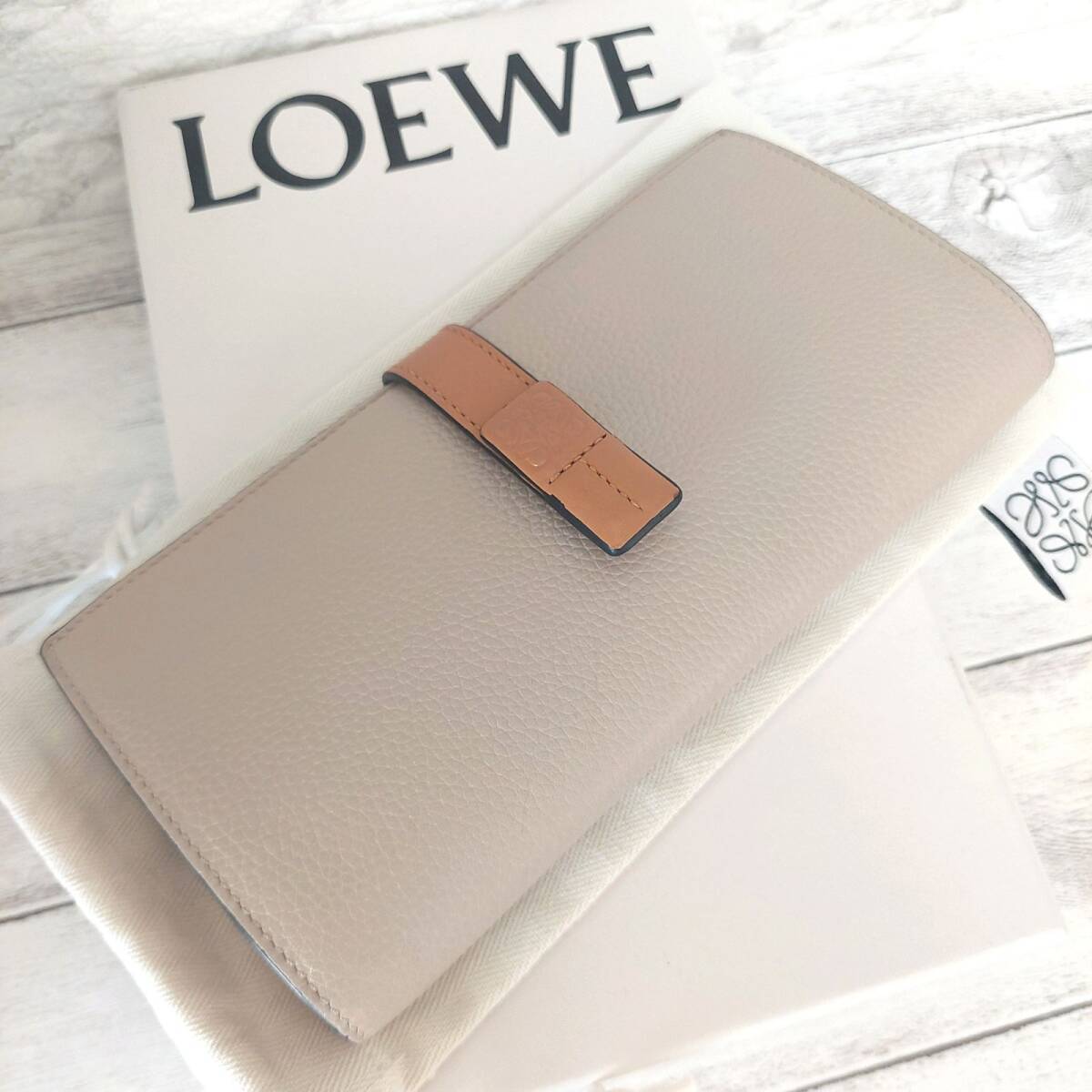 【極美品】LOEWE ロエベ 長財布 バーティカルウォレット ラージ_画像1