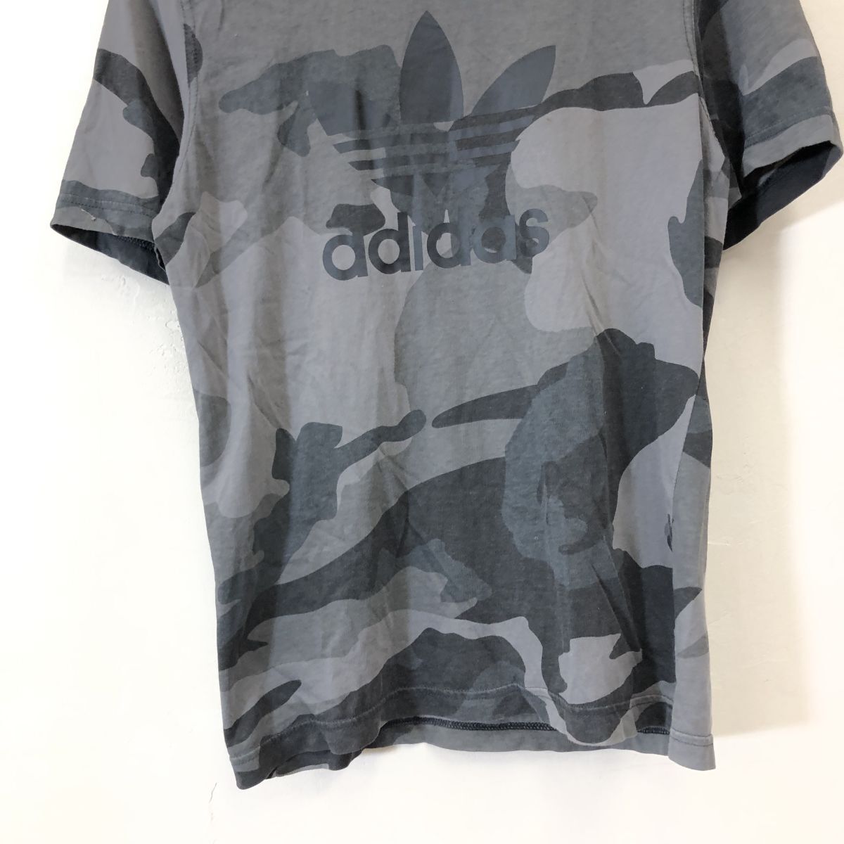 A593-F-N◆ adidas アディダス 半袖Tシャツ カットソー ロゴプリント カモフラ ◆ コットン100 ブラック 古着 メンズ 春夏_画像4