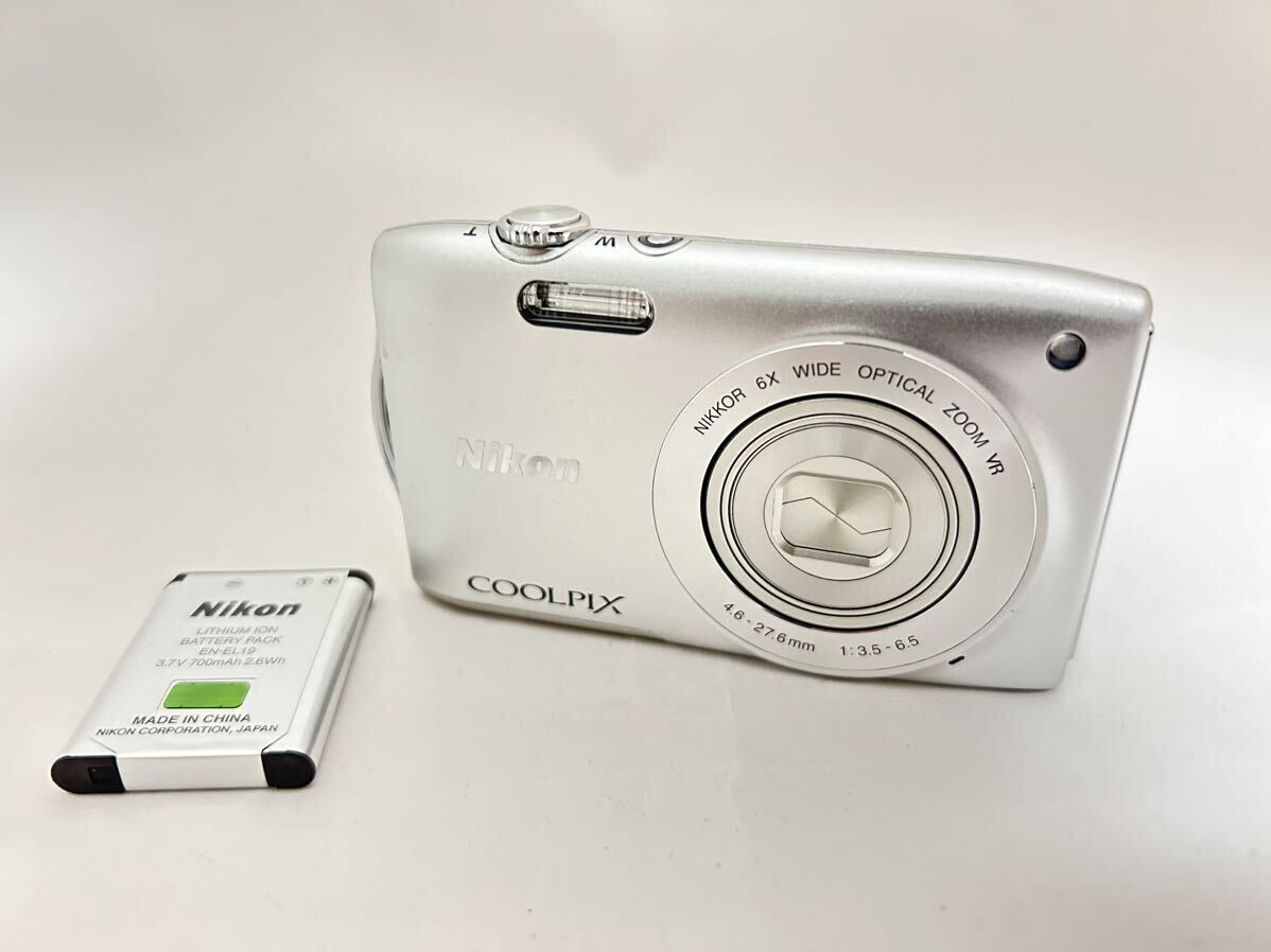 ☆美品☆ 完動品 NIKON ニコン COOLPIX S3300 クリスタルシルバー コンパクトデジタルカメラ コンデジ #67