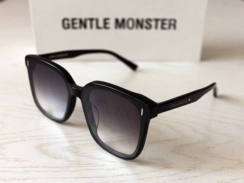 Gentle Monster ジェントルモンスター FRIDA フリーダ サングラス メガネ 韓国 KPOP ブラック 黒色 グラデーションカラー の画像1