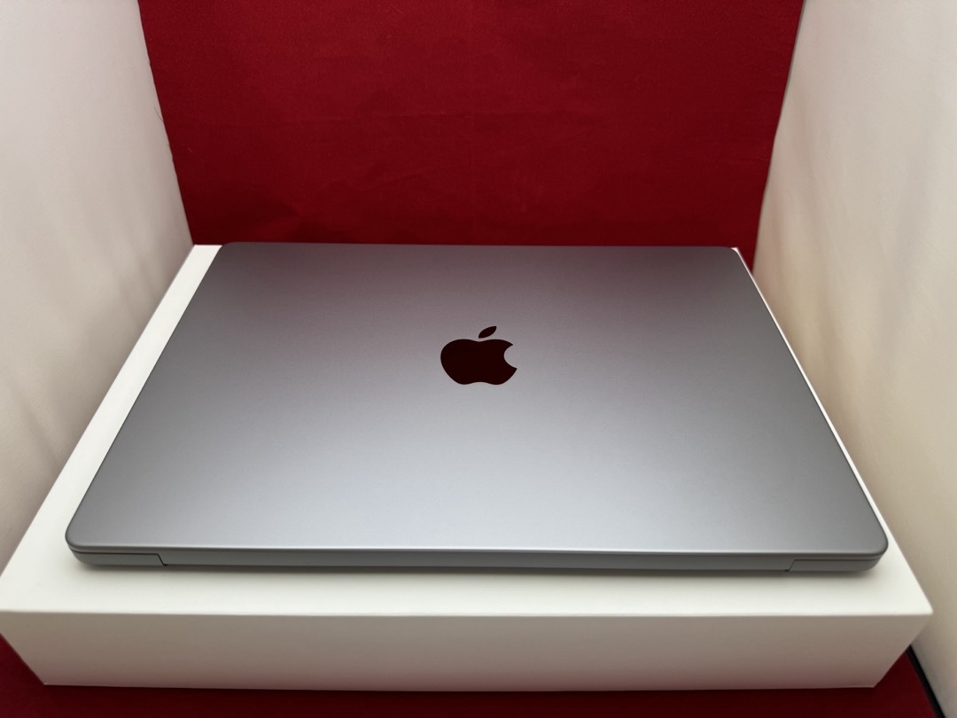 【中古美品】MacBookPro M1Max 14インチ スペースグレイ 64GB 2TBの画像5